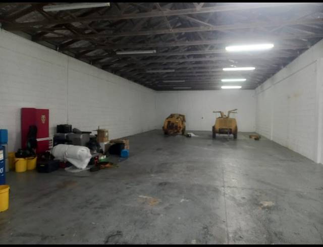 INDUSTRIAL PROPERTY TO RENT IN NORTH END